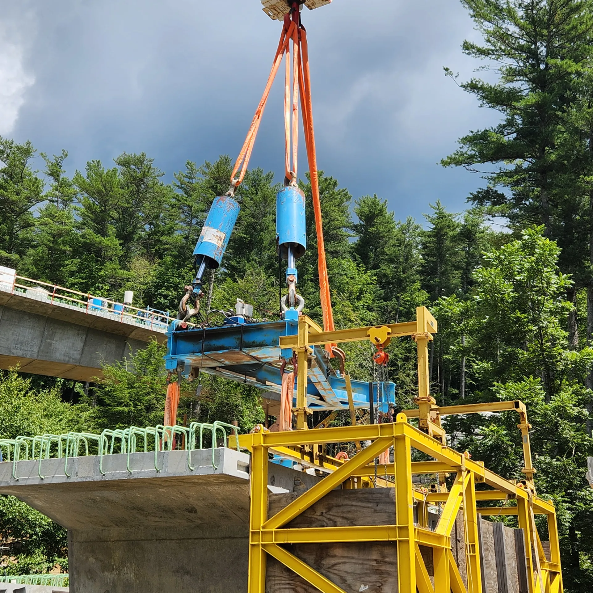 Magnum Bio Sling lifting a bridge from the ground in the National Park, part of the Appalachian Park Complex.