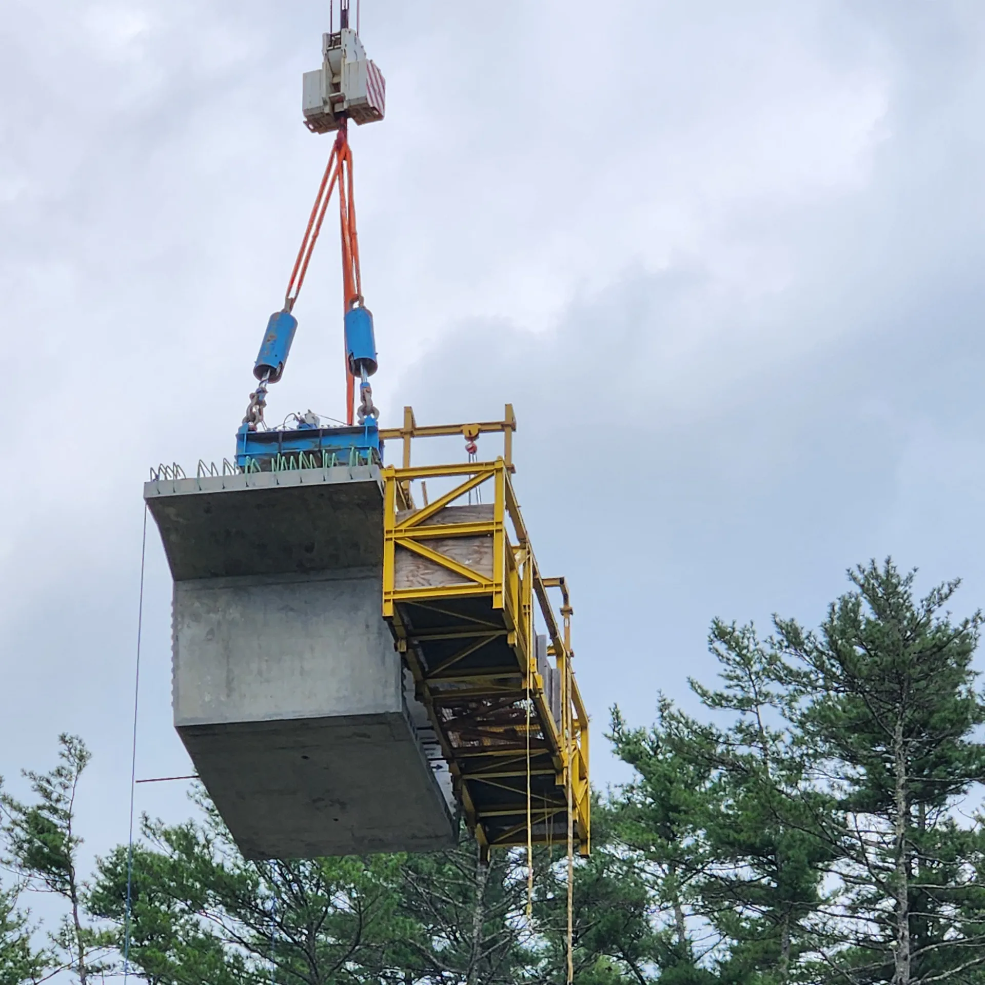 Magnum Bio Sling lifting a bridge in the National Park, part of the Appalachian Park Complex.